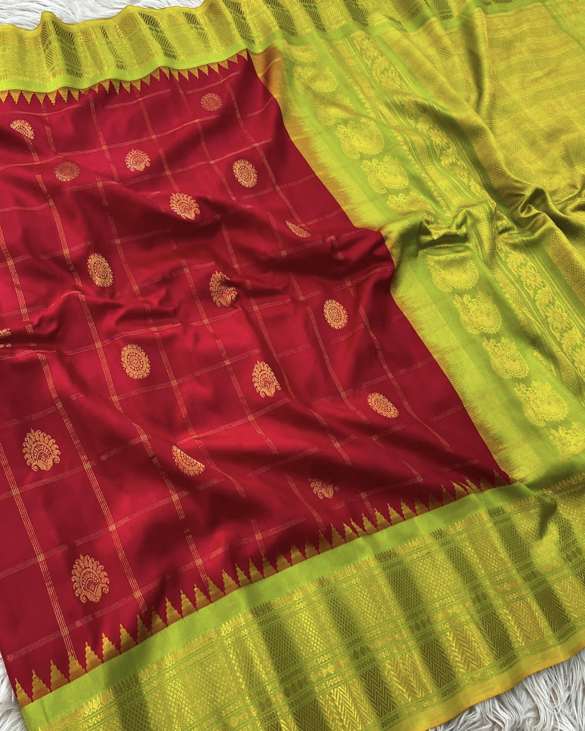 Ruby Red 14 Handloom Gadwal Pattu Saree