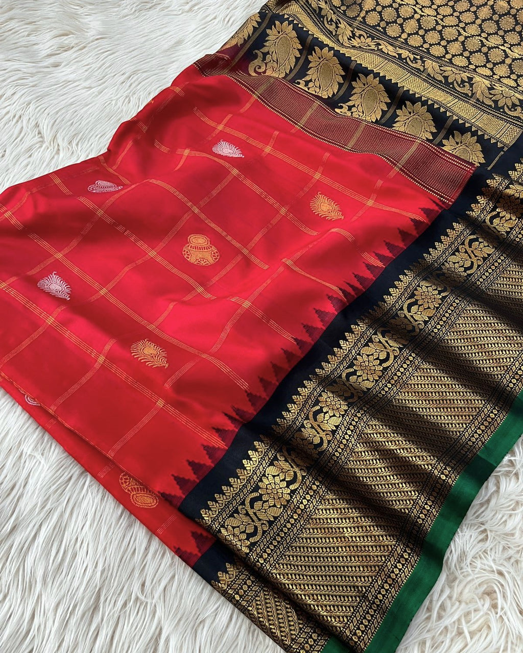 Ruby Red 21 Handloom Gadwal Pattu Saree