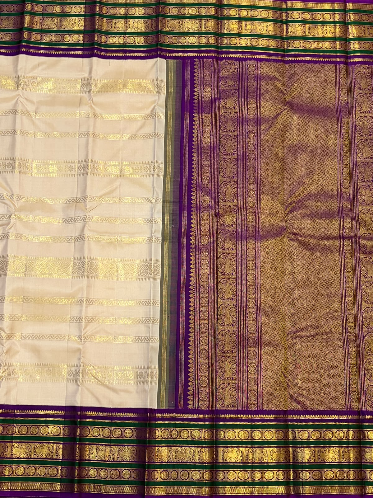 Urvi 04