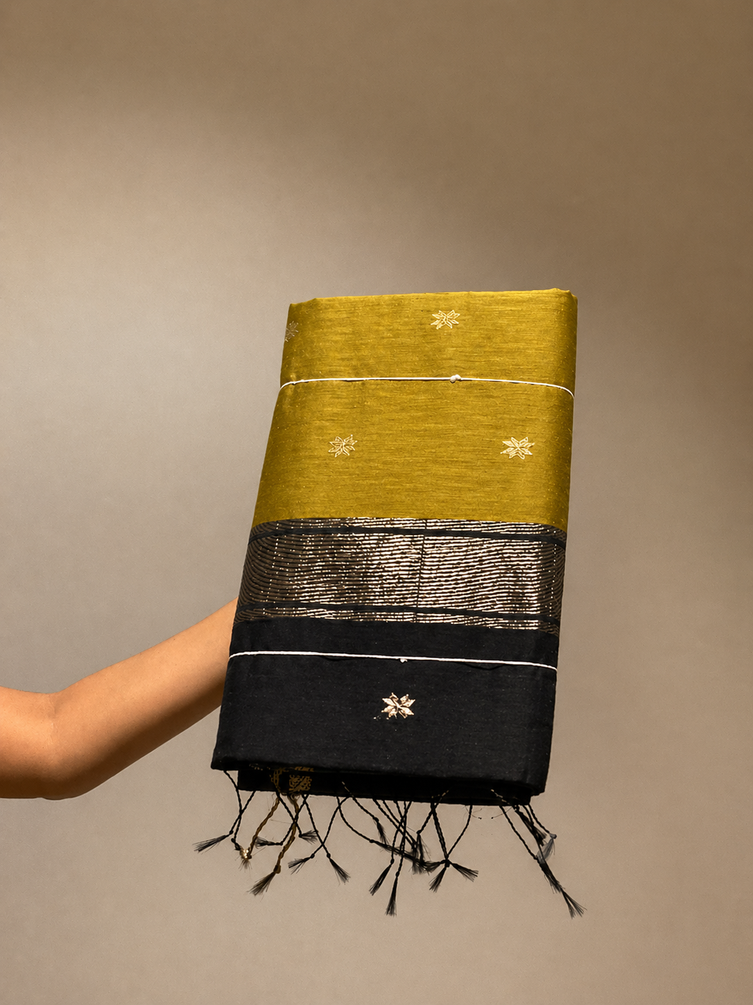 yellow and black handloom maheshwari cotton saree