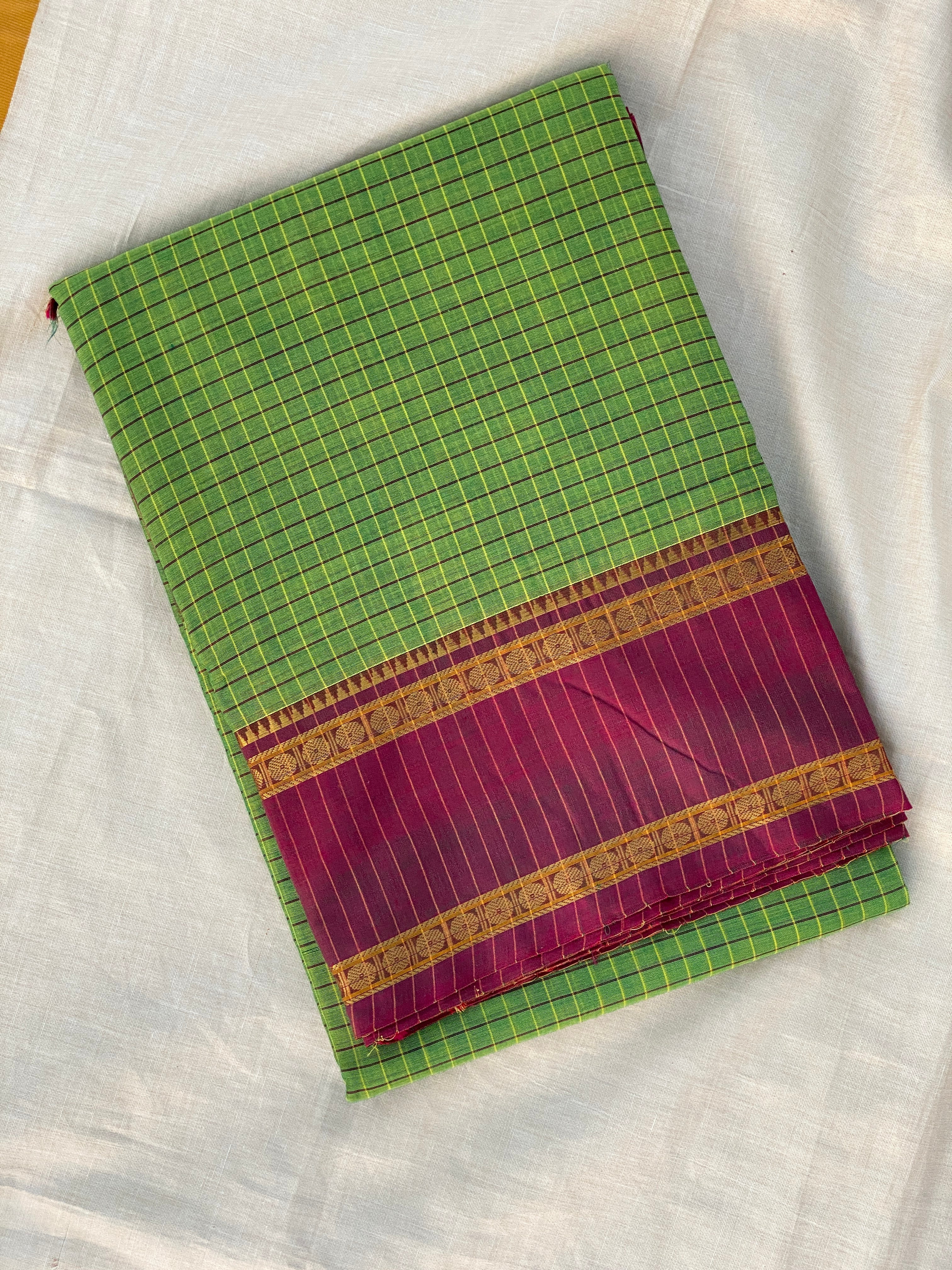 Vintage Collection - Parrot Green