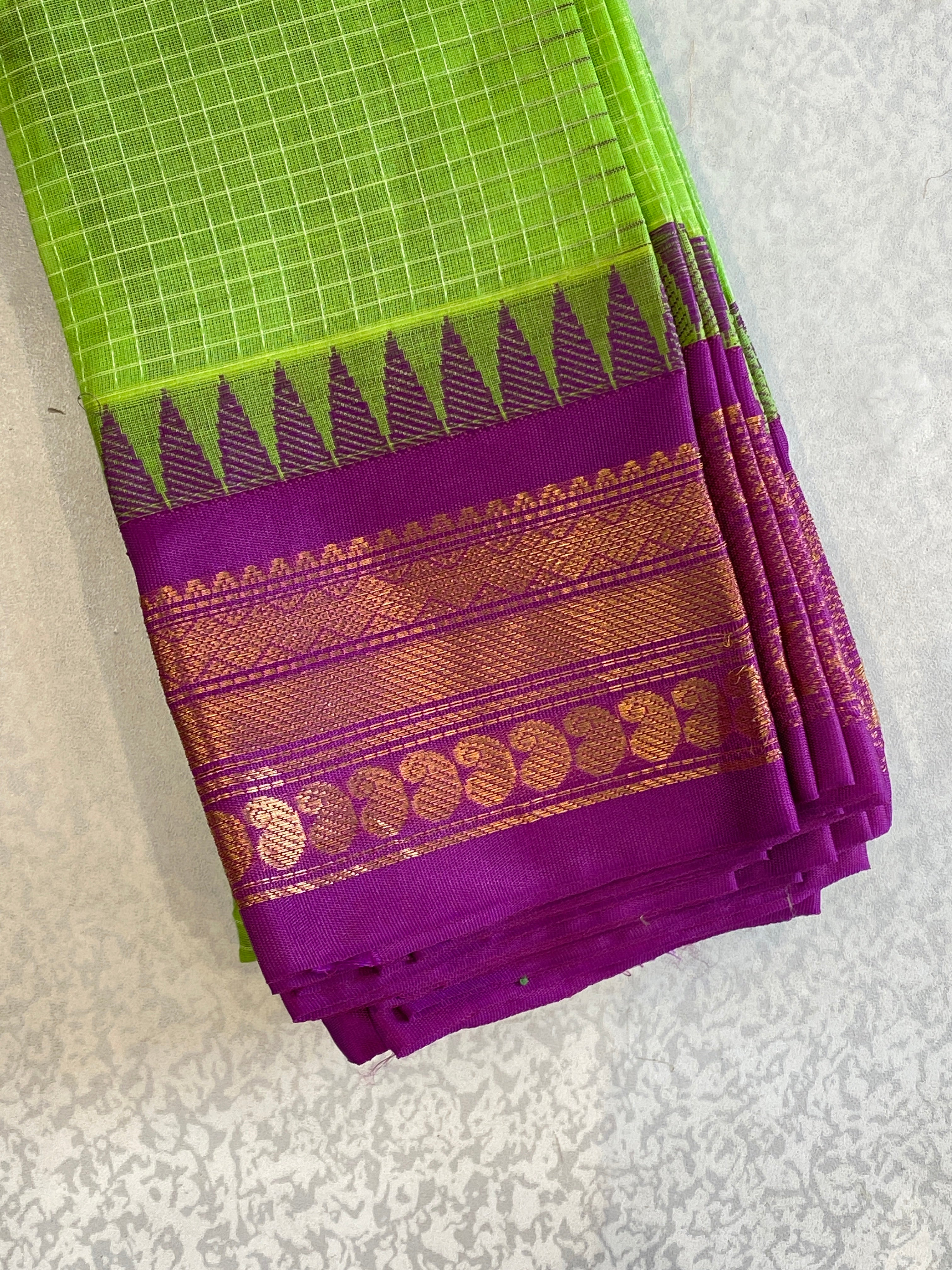 Parrot Green Magenta Pure Gadwal Cotton Saree