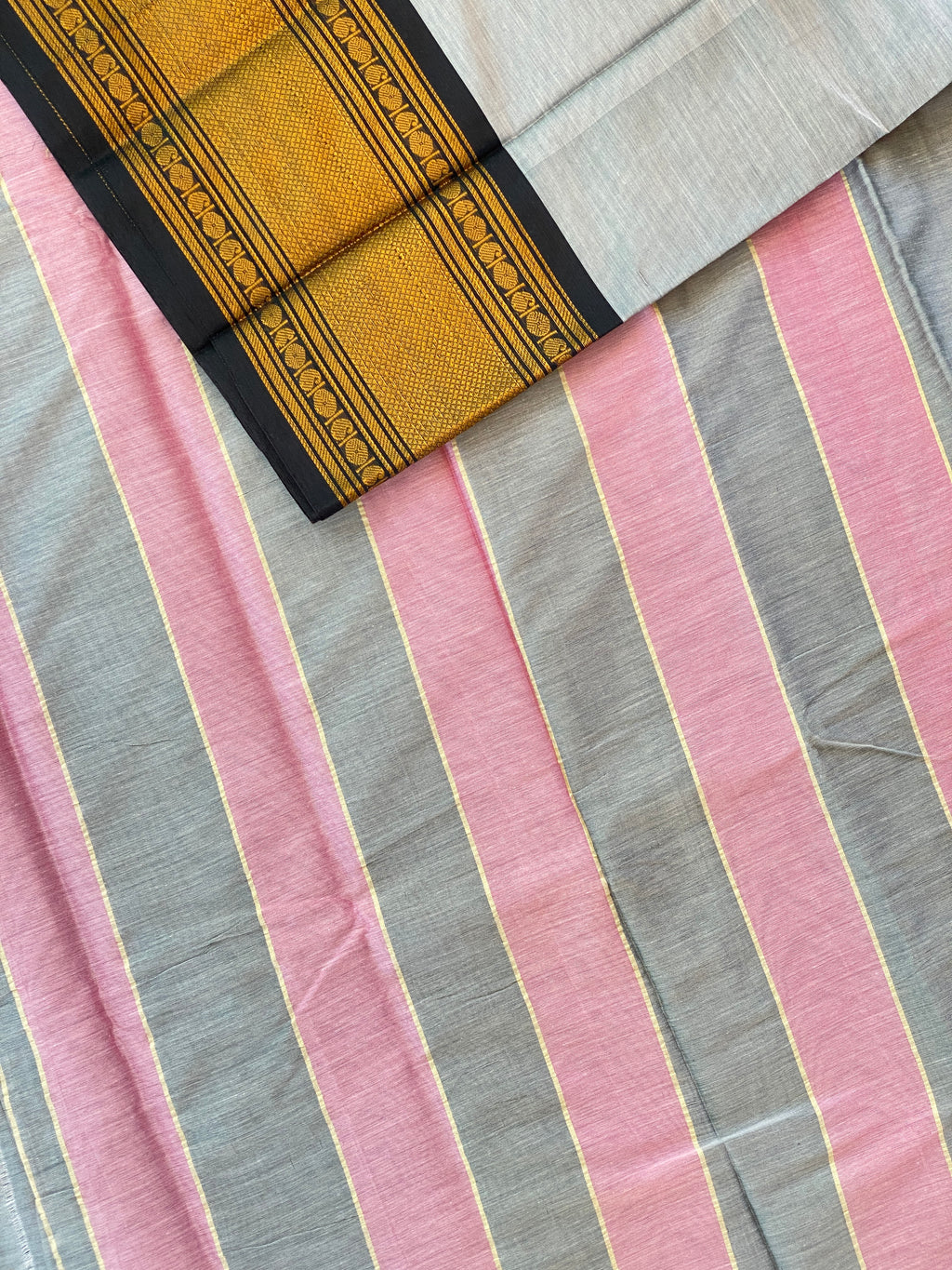 Narayanpet Cotton Saree - Soft Grey (blue tint)