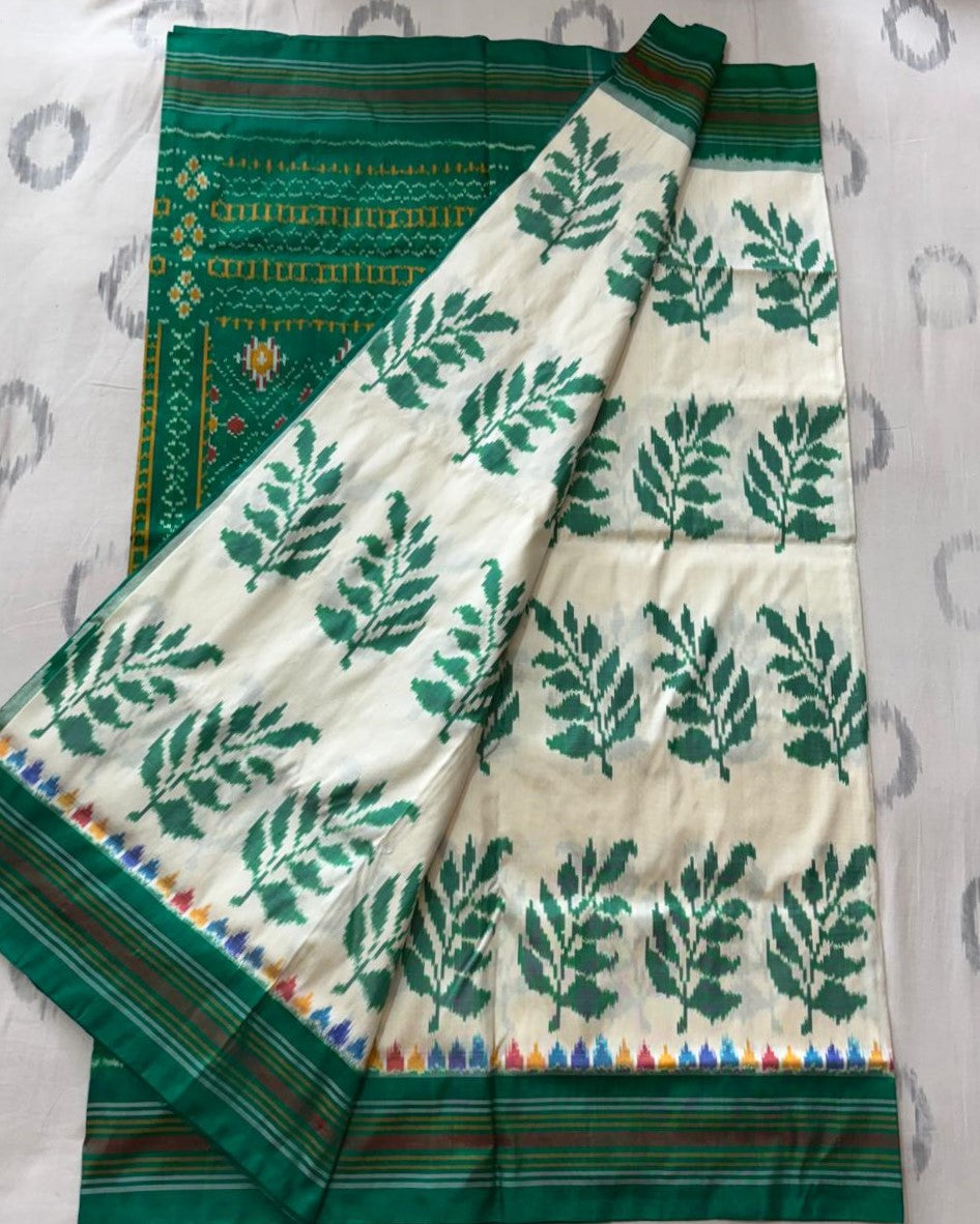 Ivory - Green Floral Handloom Pochampally Ikkat Pattu