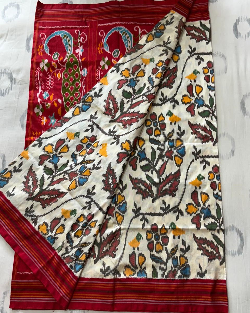 Ivory White 3 Handloom Pochampally Ikkat Pattu